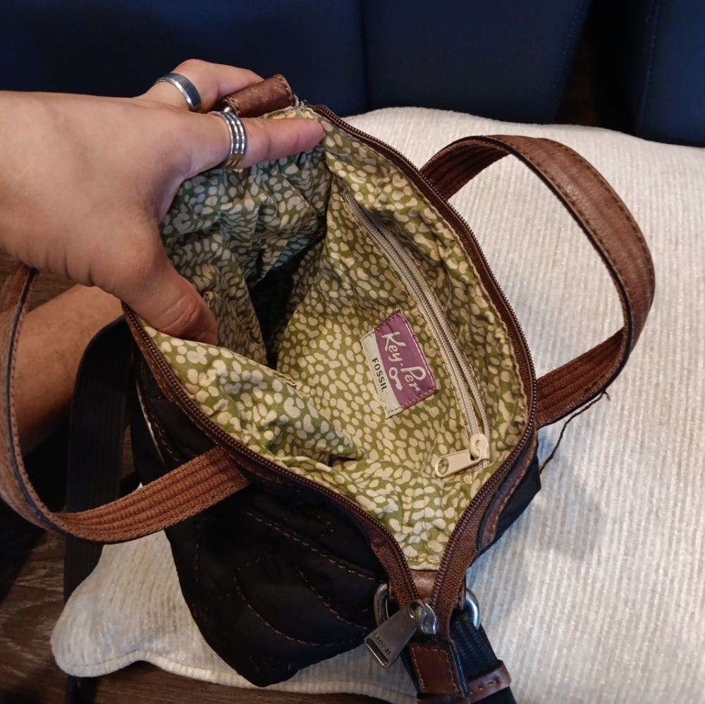 Fossil Key-Per Fossil Womens Crossbody Tote Black… - image 6